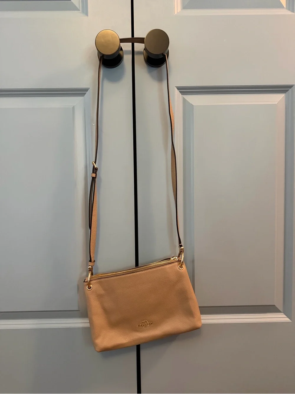 Coach Pebbled Leather Crossbody in Beige-Tan with Gold Hardware - Picture 4 of 9